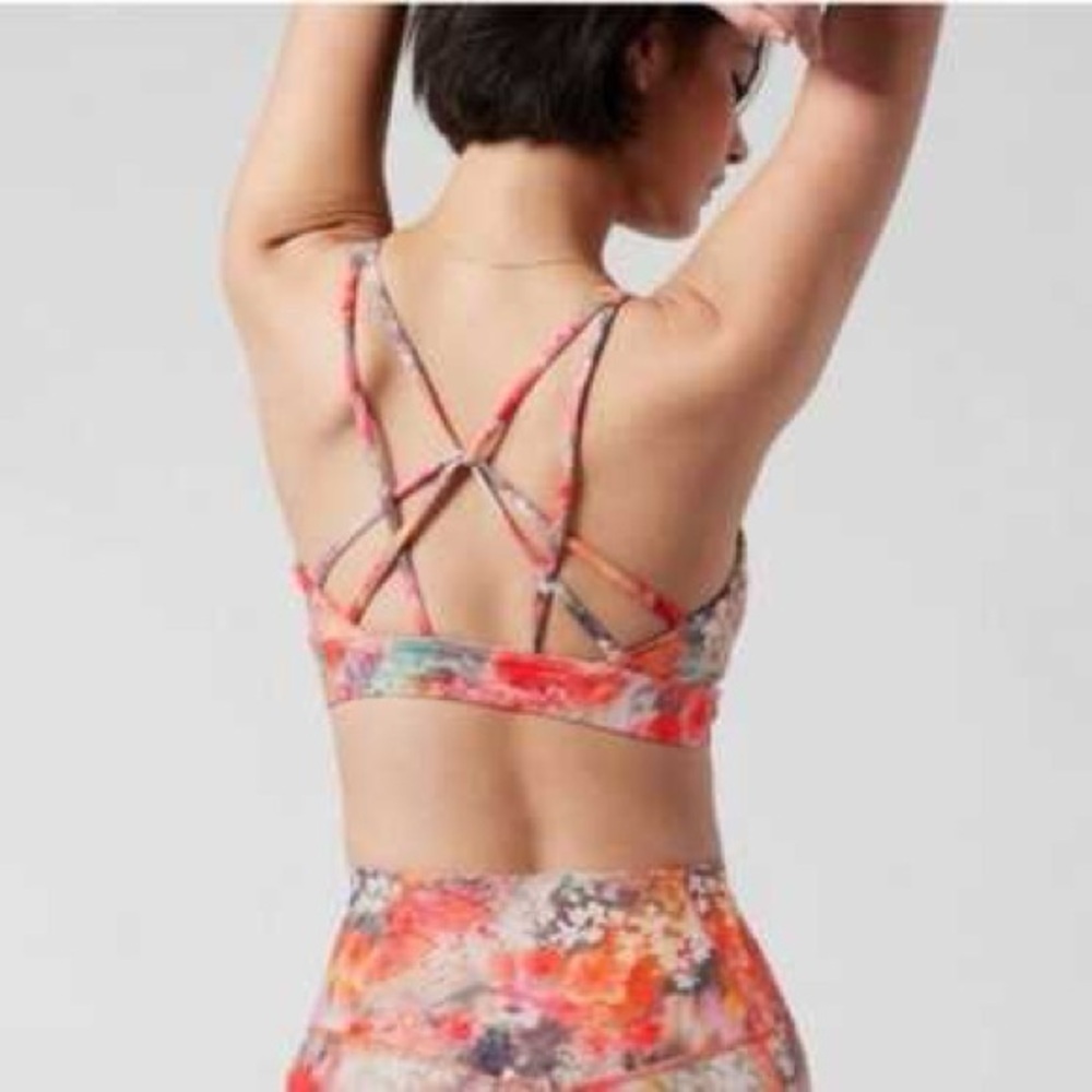 Athleta Set: Solace Sports Bra, 7” Shorts and Capri Leggings Blossom Pink